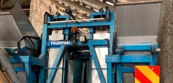 Vendemmiatrice Volentieri VG 2000/2 TA - Stroj za berbu grožđa: slika Vendemmiatrice Volentieri VG 2000/2 TA - Stroj za berbu grožđa Vendemmiatrice Volentieri VG 2000/2 TA - Stroj za berbu grožđa: slika Vendemmiatrice Volentieri VG 2000/2 TA - Stroj za berbu grožđa