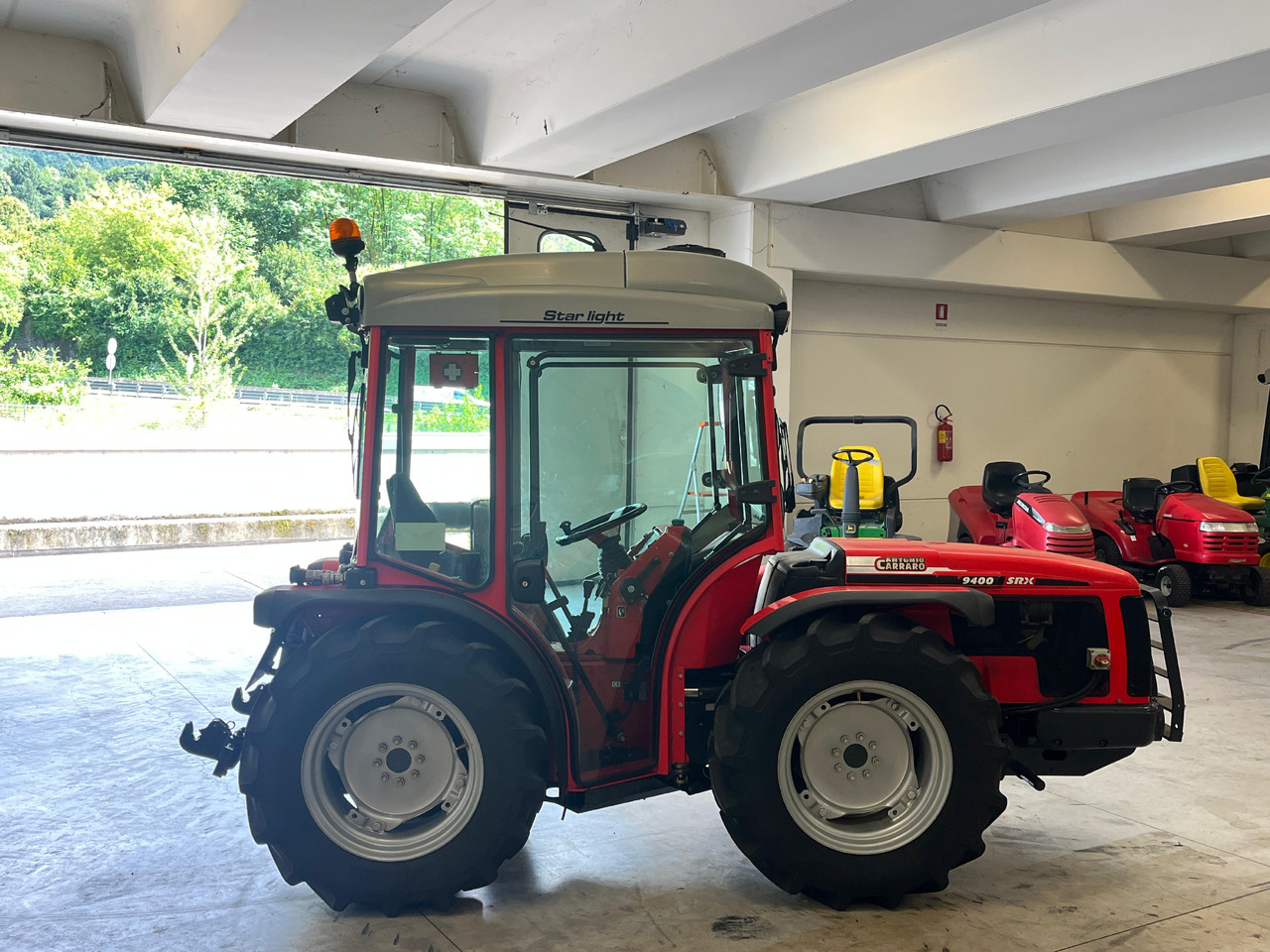 ANTONIO CARRARO SRX 9400 - Traktor: slika ANTONIO CARRARO SRX 9400 - Traktor ANTONIO CARRARO SRX 9400 - Traktor: slika ANTONIO CARRARO SRX 9400 - Traktor