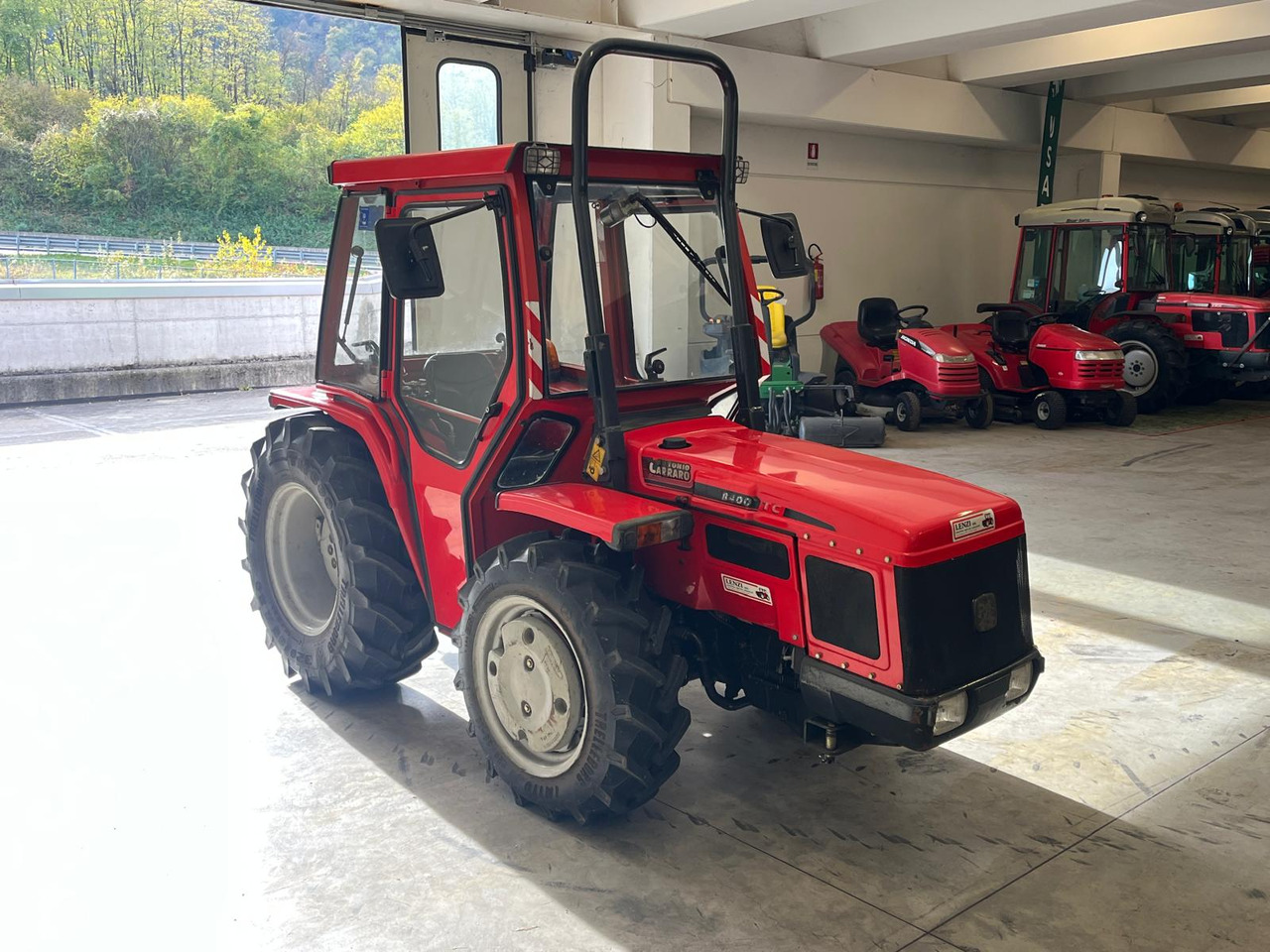 ANTONIO CARRARO TC 8400 F - Traktor: slika ANTONIO CARRARO TC 8400 F - Traktor ANTONIO CARRARO TC 8400 F - Traktor: slika ANTONIO CARRARO TC 8400 F - Traktor