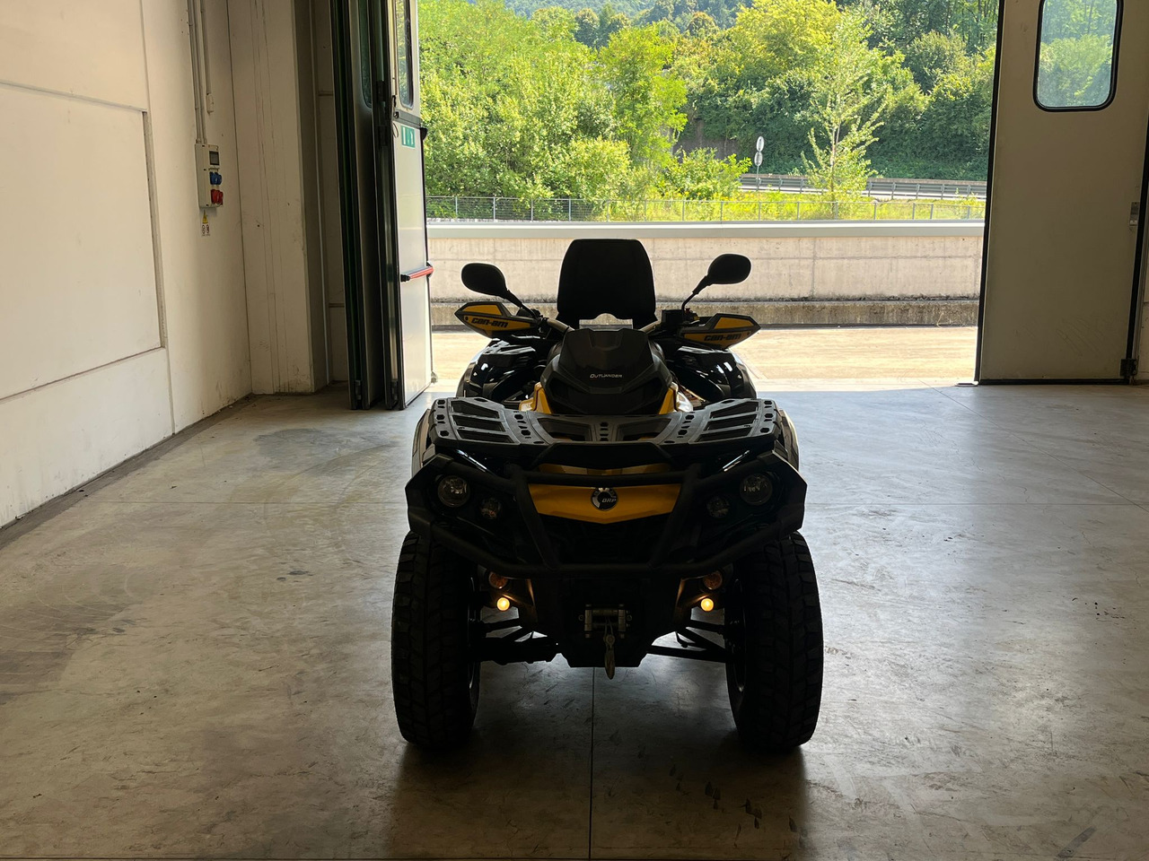 CAN-AM BRP OUTLANDER 1000 ROTAX 4X4 - ATV/ Quad vozilo: slika CAN-AM BRP OUTLANDER 1000 ROTAX 4X4 - ATV/ Quad vozilo CAN-AM BRP OUTLANDER 1000 ROTAX 4X4 - ATV/ Quad vozilo: slika CAN-AM BRP OUTLANDER 1000 ROTAX 4X4 - ATV/ Quad vozilo
