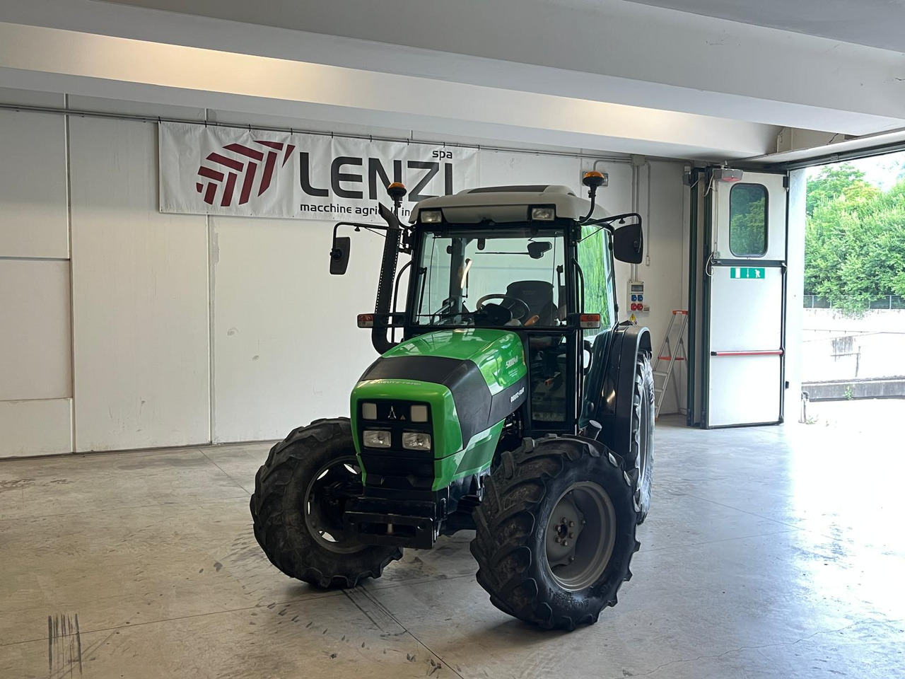 DEUTZ-FAHR 5100.4 D - Traktor: slika DEUTZ-FAHR 5100.4 D - Traktor DEUTZ-FAHR 5100.4 D - Traktor: slika DEUTZ-FAHR 5100.4 D - Traktor
