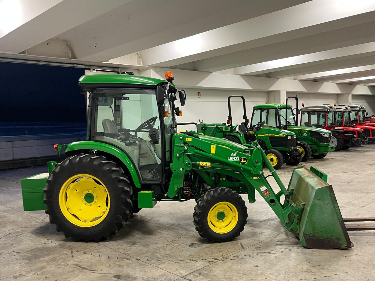 JOHN DEERE 4066 R ( IDROSTATICO ) - Traktor: slika JOHN DEERE 4066 R ( IDROSTATICO ) - Traktor JOHN DEERE 4066 R ( IDROSTATICO ) - Traktor: slika JOHN DEERE 4066 R ( IDROSTATICO ) - Traktor
