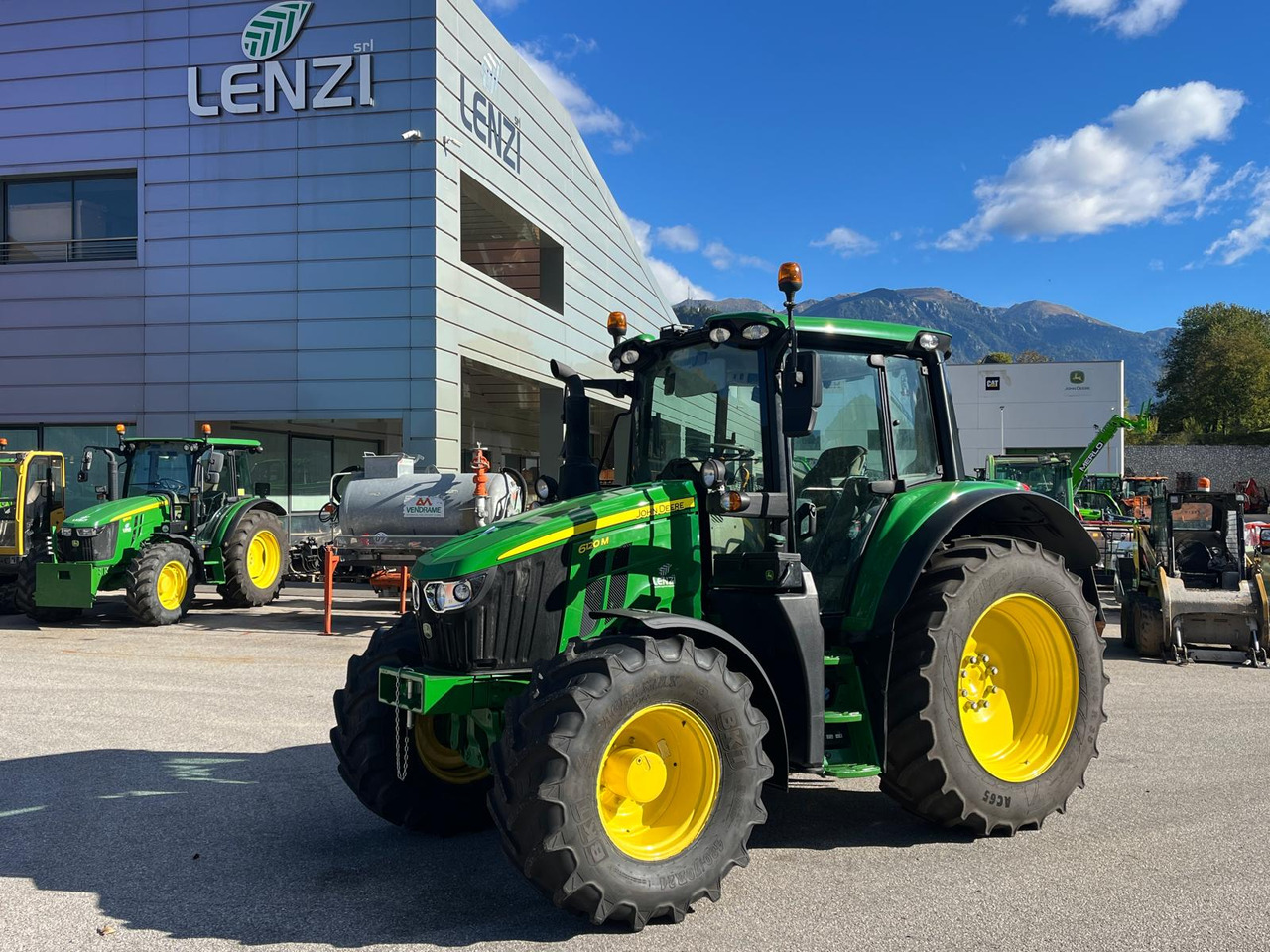 JOHN DEERE 6120 M - Traktor: slika JOHN DEERE 6120 M - Traktor JOHN DEERE 6120 M - Traktor: slika JOHN DEERE 6120 M - Traktor