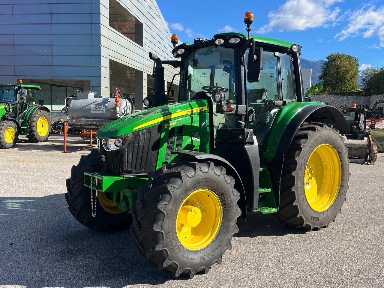 JOHN DEERE 6120 M - Traktor: slika JOHN DEERE 6120 M - Traktor JOHN DEERE 6120 M - Traktor: slika JOHN DEERE 6120 M - Traktor