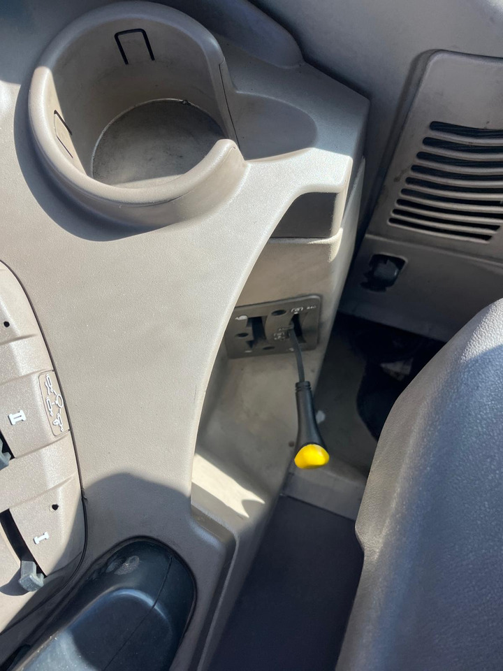 Traktor JOHN DEERE 6120 M: slika Traktor JOHN DEERE 6120 M Traktor JOHN DEERE 6120 M: slika Traktor JOHN DEERE 6120 M