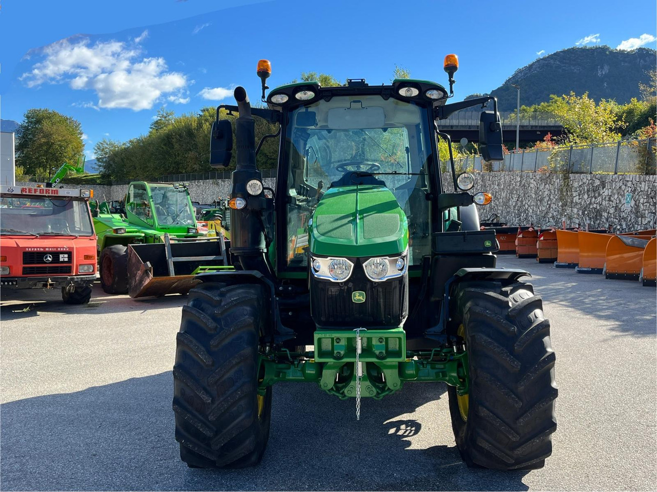 JOHN DEERE 6120 M - Traktor: slika JOHN DEERE 6120 M - Traktor JOHN DEERE 6120 M - Traktor: slika JOHN DEERE 6120 M - Traktor