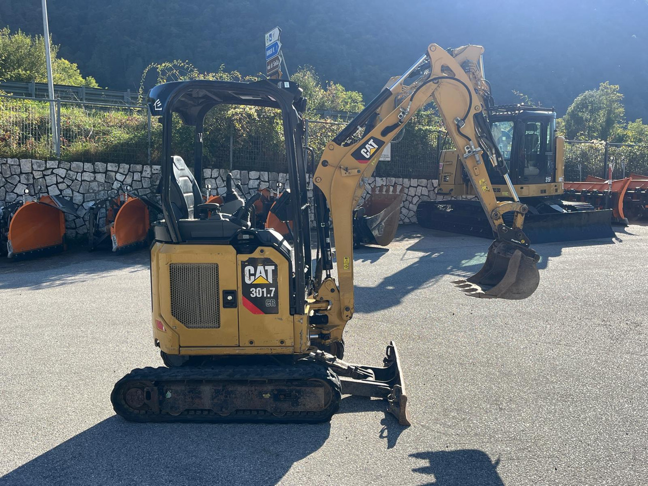 MINIESCAVATORE CAT 301.7 CR - Mini bager: slika MINIESCAVATORE CAT 301.7 CR - Mini bager MINIESCAVATORE CAT 301.7 CR - Mini bager: slika MINIESCAVATORE CAT 301.7 CR - Mini bager