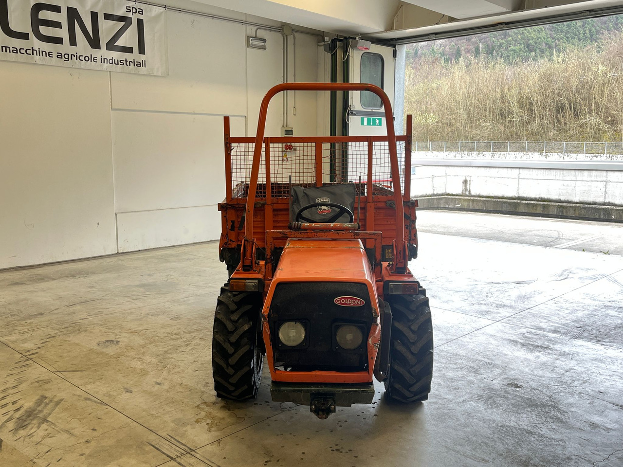 MOTOAGRICOLA GOLDONI TRANSACAR 50 - Traktor: slika MOTOAGRICOLA GOLDONI TRANSACAR 50 - Traktor MOTOAGRICOLA GOLDONI TRANSACAR 50 - Traktor: slika MOTOAGRICOLA GOLDONI TRANSACAR 50 - Traktor