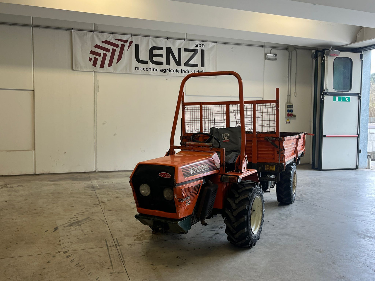 MOTOAGRICOLA GOLDONI TRANSACAR 50 - Traktor: slika MOTOAGRICOLA GOLDONI TRANSACAR 50 - Traktor MOTOAGRICOLA GOLDONI TRANSACAR 50 - Traktor: slika MOTOAGRICOLA GOLDONI TRANSACAR 50 - Traktor