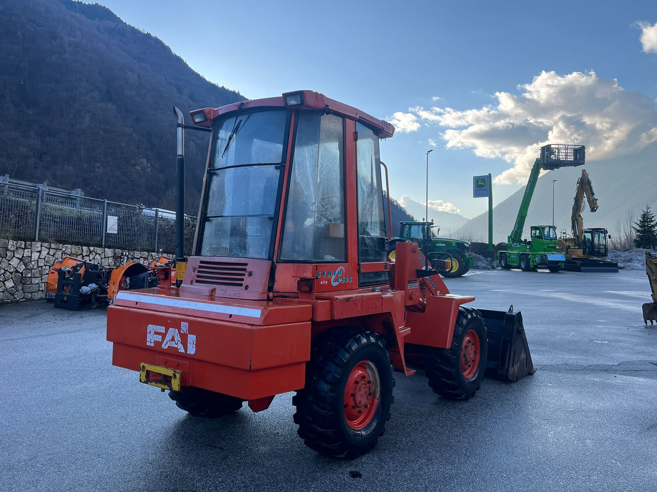 PALAGOMMATA FAI 675 - Utovarivač na kotačima: slika PALAGOMMATA FAI 675 - Utovarivač na kotačima PALAGOMMATA FAI 675 - Utovarivač na kotačima: slika PALAGOMMATA FAI 675 - Utovarivač na kotačima