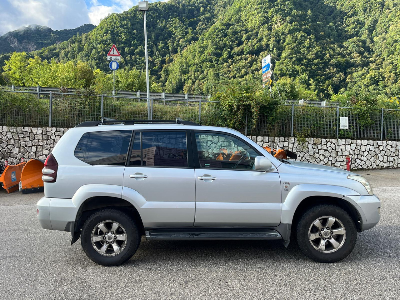 TOYOTA LAND CRUISER 4X4 3.0 D-4D - Automobil: slika  TOYOTA LAND CRUISER 4X4 3.0 D-4D - Automobil TOYOTA LAND CRUISER 4X4 3.0 D-4D - Automobil: slika  TOYOTA LAND CRUISER 4X4 3.0 D-4D - Automobil