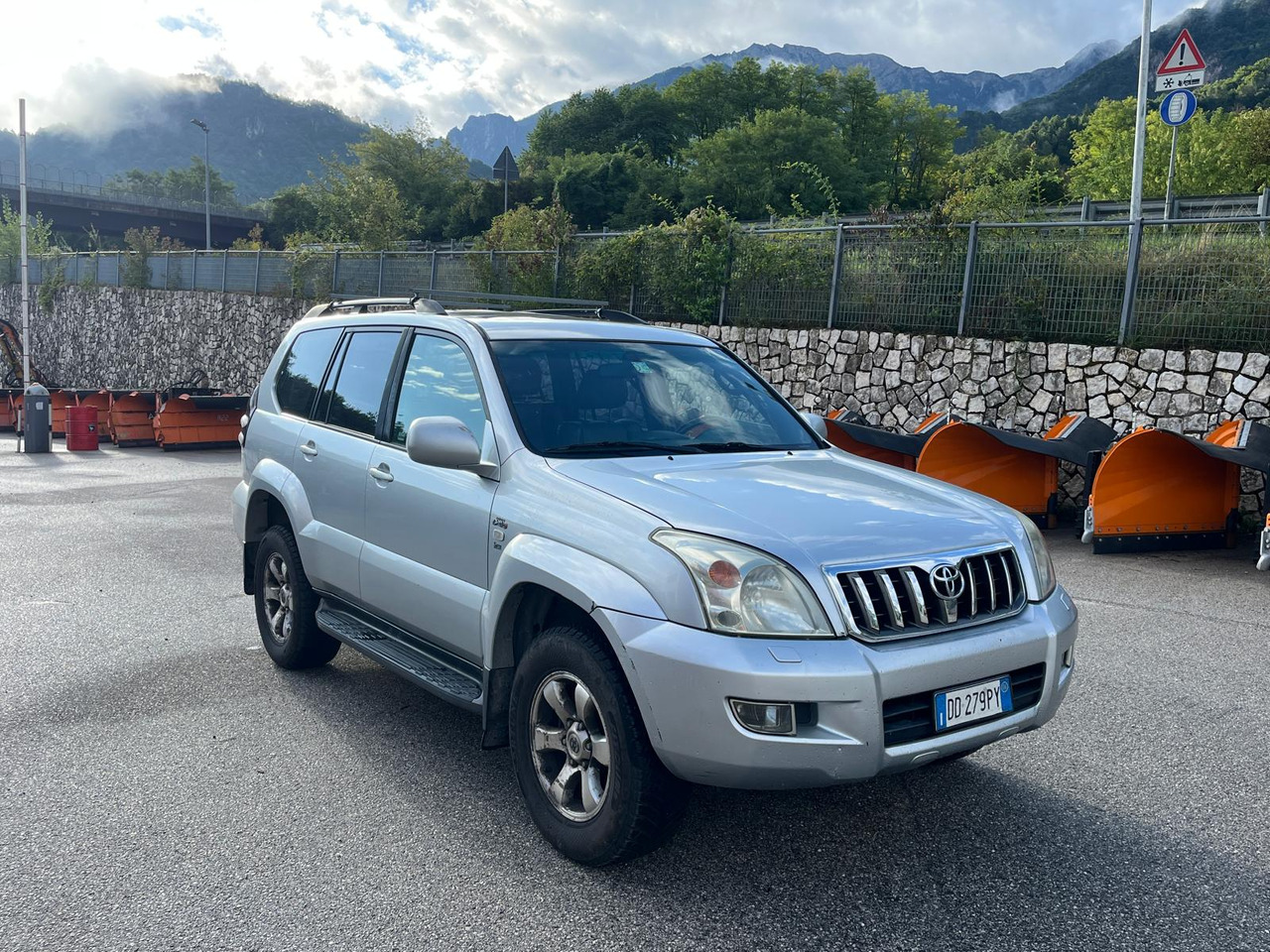 TOYOTA LAND CRUISER 4X4 3.0 D-4D - Automobil: slika  TOYOTA LAND CRUISER 4X4 3.0 D-4D - Automobil TOYOTA LAND CRUISER 4X4 3.0 D-4D - Automobil: slika  TOYOTA LAND CRUISER 4X4 3.0 D-4D - Automobil
