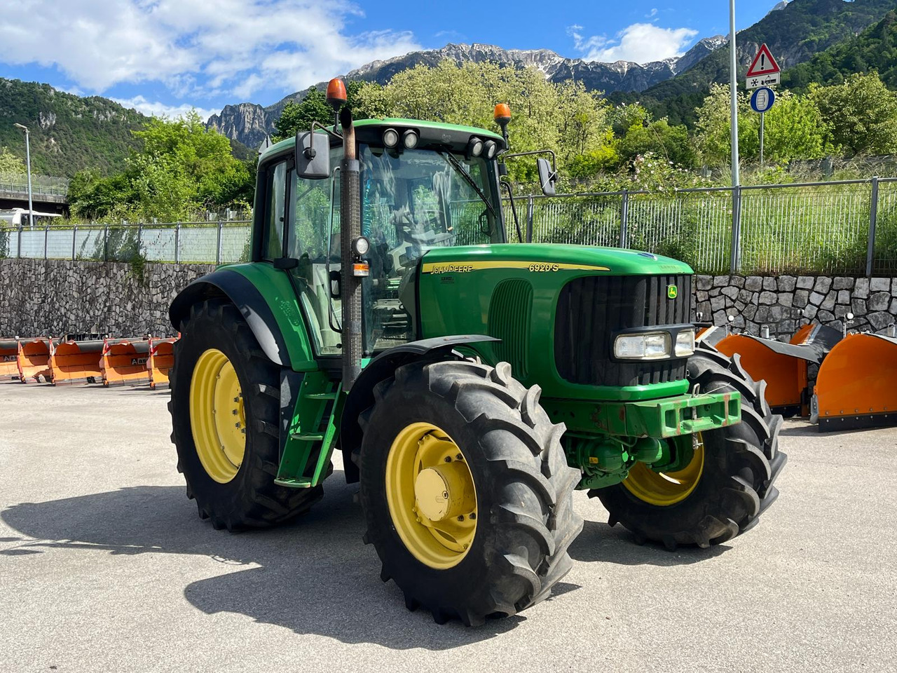 TRATTORE JOHN DEERE 6920S - Traktor: slika TRATTORE JOHN DEERE 6920S - Traktor TRATTORE JOHN DEERE 6920S - Traktor: slika TRATTORE JOHN DEERE 6920S - Traktor