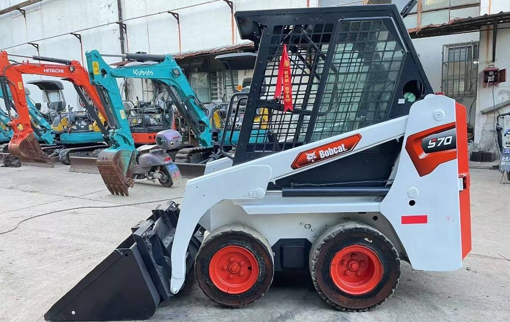 Bobcat S 70 - Mini utovarivač: slika Bobcat S 70 - Mini utovarivač Bobcat S 70 - Mini utovarivač: slika Bobcat S 70 - Mini utovarivač