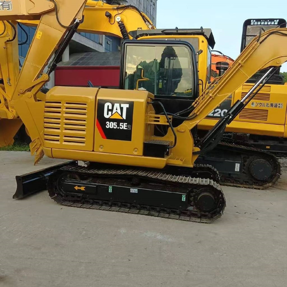 Mini bager CAT 305.5 E: slika Mini bager CAT 305.5 E
