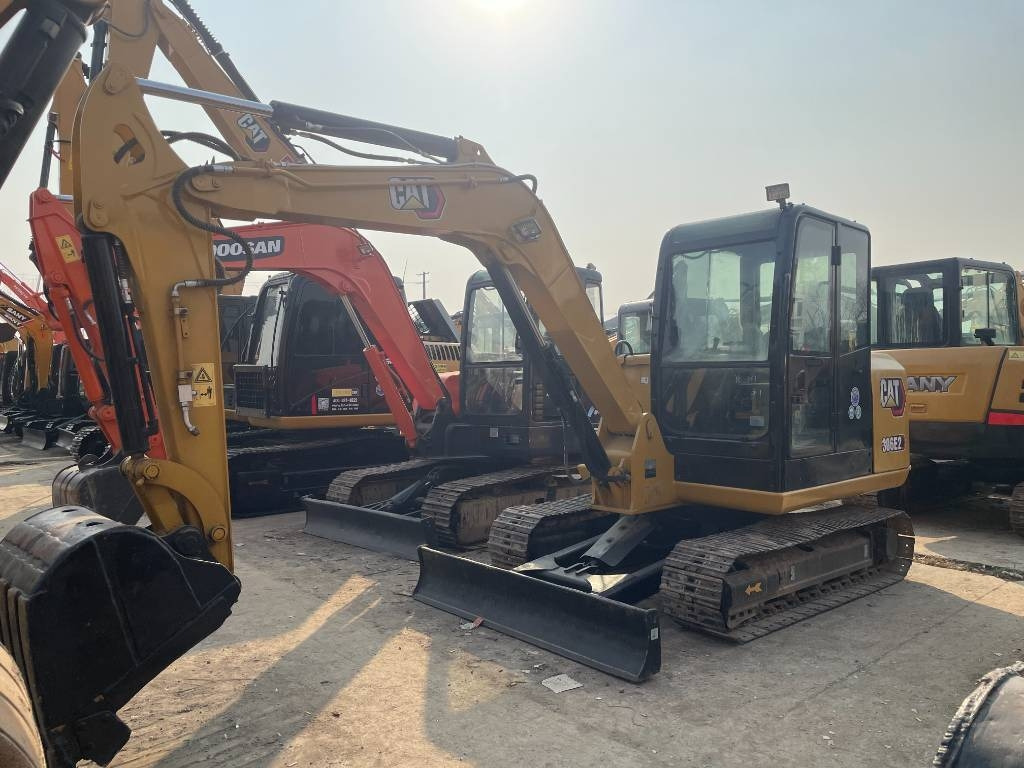 CAT 306 - Mini bager: slika CAT 306 - Mini bager CAT 306 - Mini bager: slika CAT 306 - Mini bager