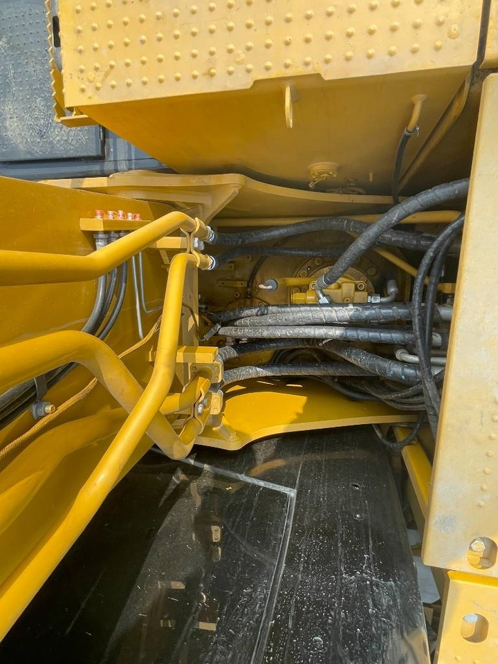 Bager gusjeničar CAT 315: slika Bager gusjeničar CAT 315