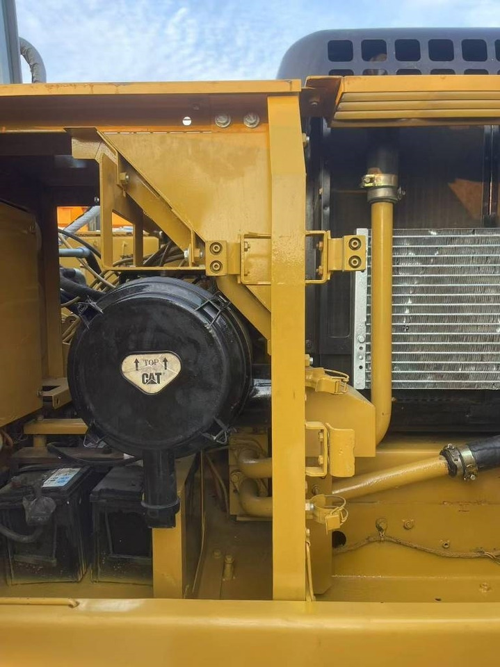 CAT 320 B - Bager gusjeničar: slika CAT 320 B - Bager gusjeničar CAT 320 B - Bager gusjeničar: slika CAT 320 B - Bager gusjeničar