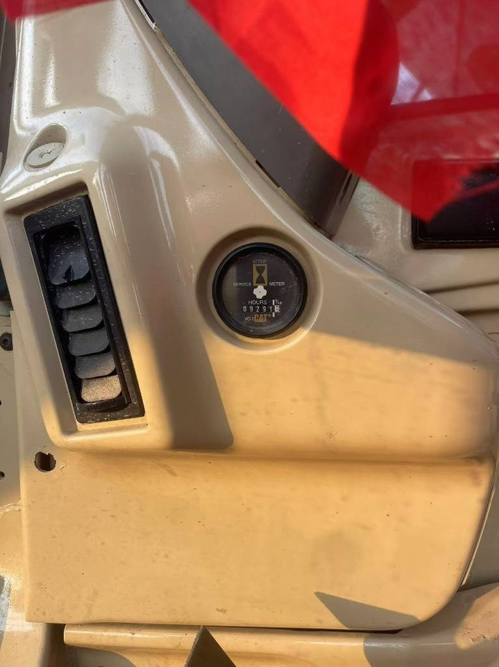 CAT 320 B - Bager gusjeničar: slika CAT 320 B - Bager gusjeničar CAT 320 B - Bager gusjeničar: slika CAT 320 B - Bager gusjeničar