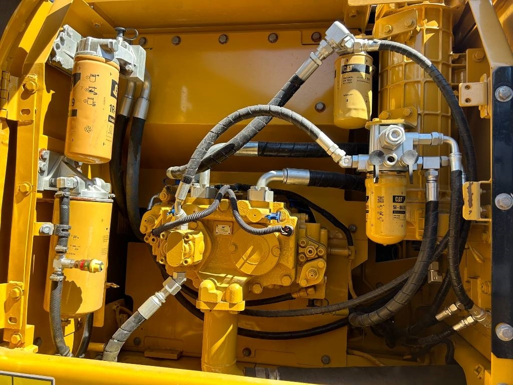 Bager gusjeničar CAT 320 D: slika Bager gusjeničar CAT 320 D Bager gusjeničar CAT 320 D: slika Bager gusjeničar CAT 320 D