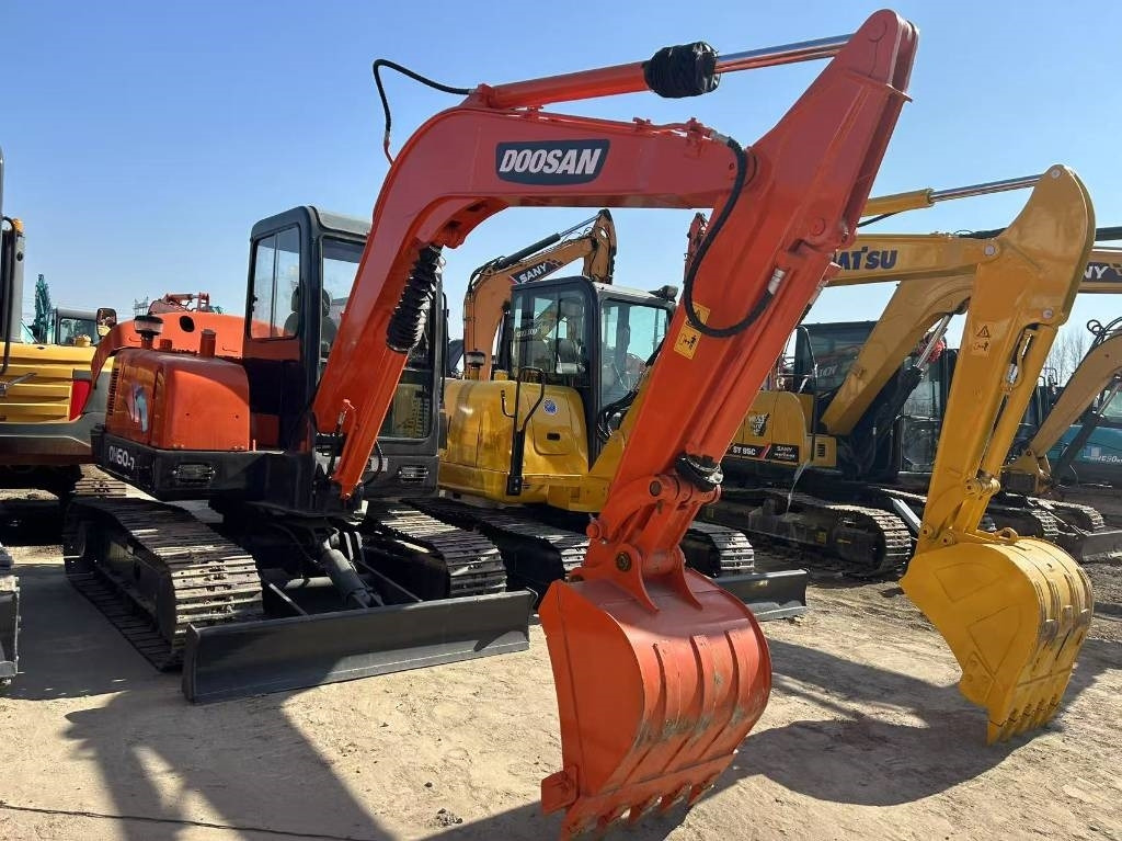 Doosan DH 55 - Mini bager: slika Doosan DH 55 - Mini bager Doosan DH 55 - Mini bager: slika Doosan DH 55 - Mini bager