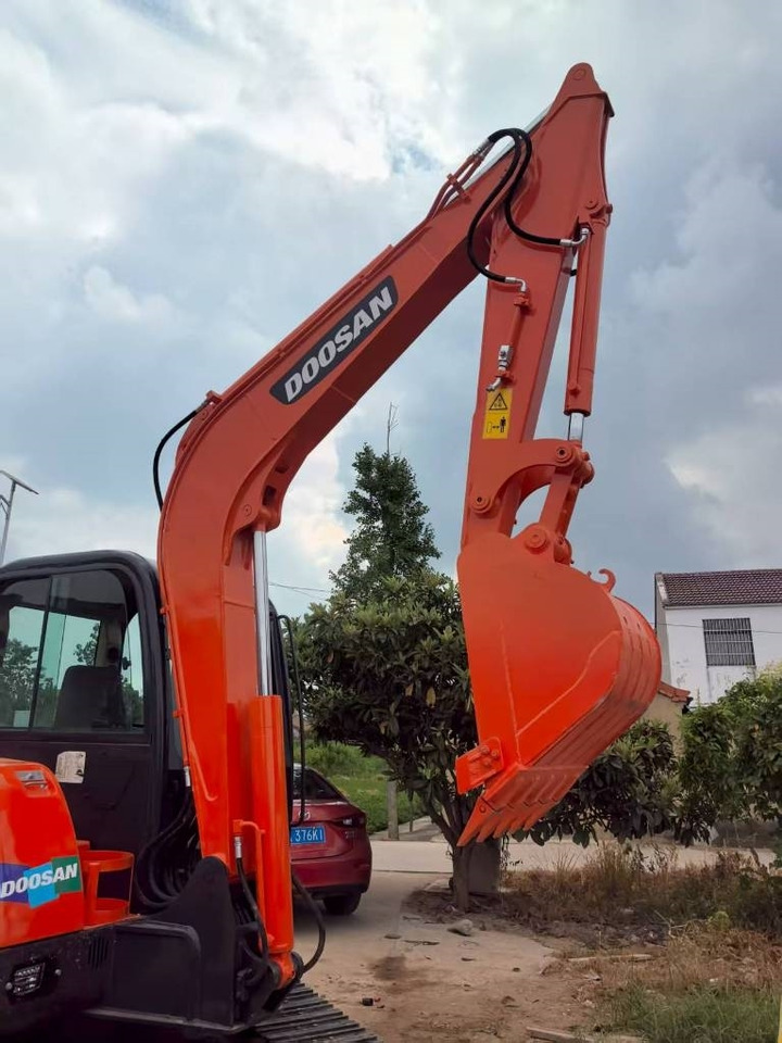 Doosan DH 60 - Mini bager: slika Doosan DH 60 - Mini bager Doosan DH 60 - Mini bager: slika Doosan DH 60 - Mini bager