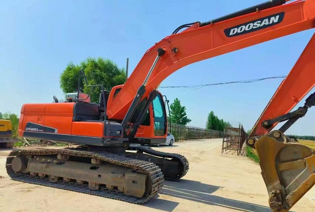 Doosan DX 200 - Bager gusjeničar: slika Doosan DX 200 - Bager gusjeničar Doosan DX 200 - Bager gusjeničar: slika Doosan DX 200 - Bager gusjeničar