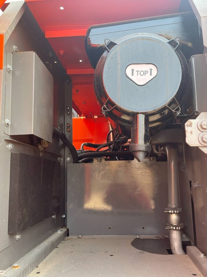 Hitachi 210LC - Bager gusjeničar: slika Hitachi 210LC - Bager gusjeničar Hitachi 210LC - Bager gusjeničar: slika Hitachi 210LC - Bager gusjeničar