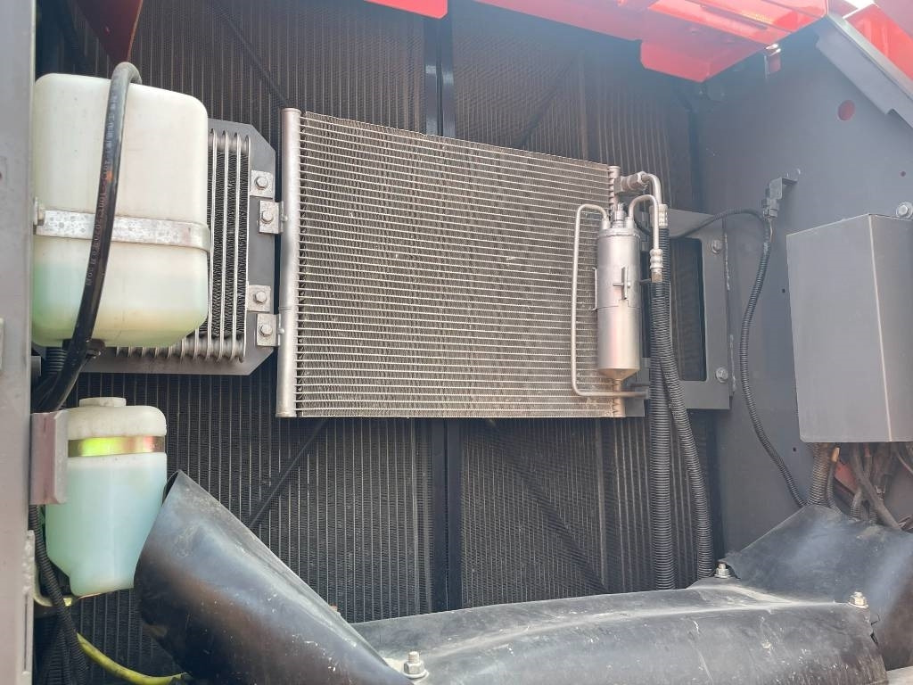 Hitachi 210LC - Bager gusjeničar: slika Hitachi 210LC - Bager gusjeničar Hitachi 210LC - Bager gusjeničar: slika Hitachi 210LC - Bager gusjeničar