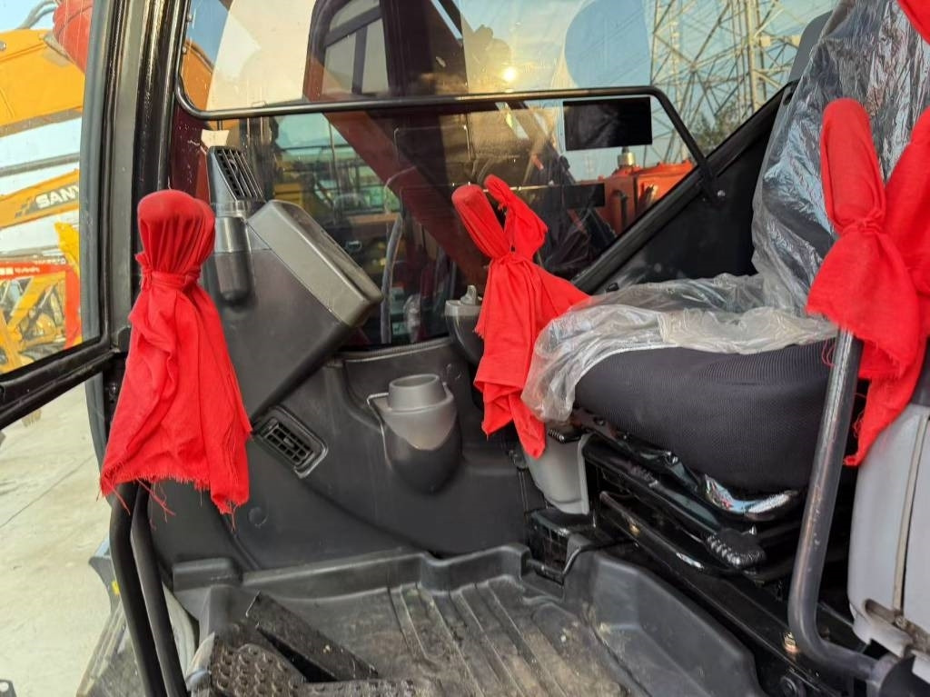 Hitachi 70 - Bager gusjeničar: slika Hitachi 70 - Bager gusjeničar Hitachi 70 - Bager gusjeničar: slika Hitachi 70 - Bager gusjeničar