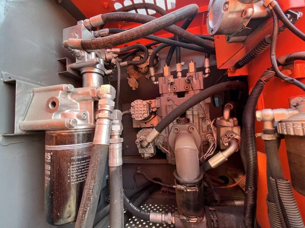 Hitachi ZX 160 - Bager gusjeničar: slika Hitachi ZX 160 - Bager gusjeničar Hitachi ZX 160 - Bager gusjeničar: slika Hitachi ZX 160 - Bager gusjeničar