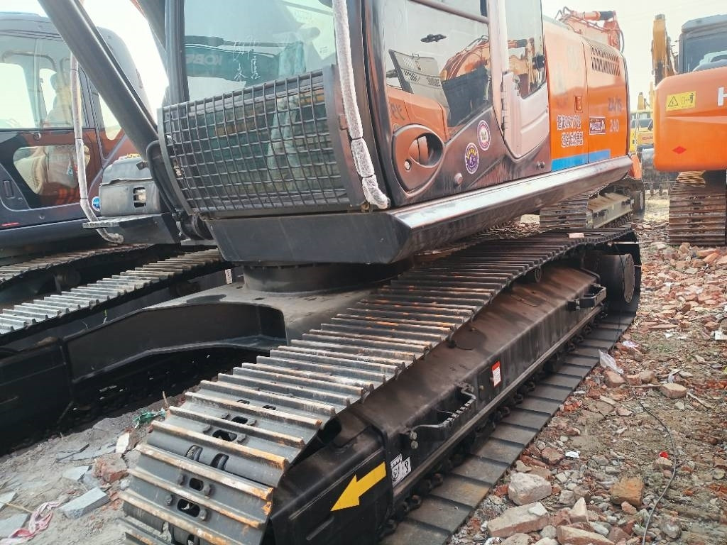 Zakup Hitachi ZX 240  Hitachi ZX 240: slika Zakup Hitachi ZX 240  Hitachi ZX 240