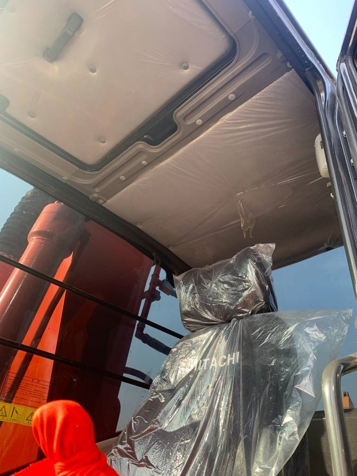 Hitachi Zaxis 200 LC - Bager gusjeničar: slika Hitachi Zaxis 200 LC - Bager gusjeničar Hitachi Zaxis 200 LC - Bager gusjeničar: slika Hitachi Zaxis 200 LC - Bager gusjeničar