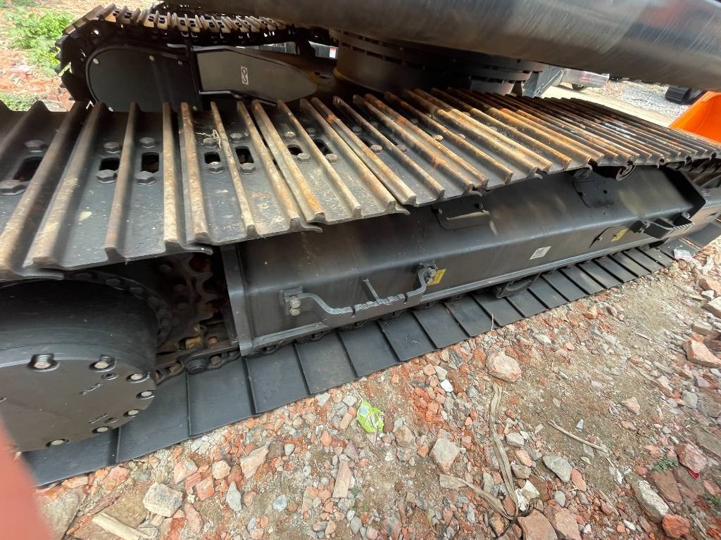 Bager gusjeničar Hitachi Zaxis 200 LC: slika Bager gusjeničar Hitachi Zaxis 200 LC Bager gusjeničar Hitachi Zaxis 200 LC: slika Bager gusjeničar Hitachi Zaxis 200 LC