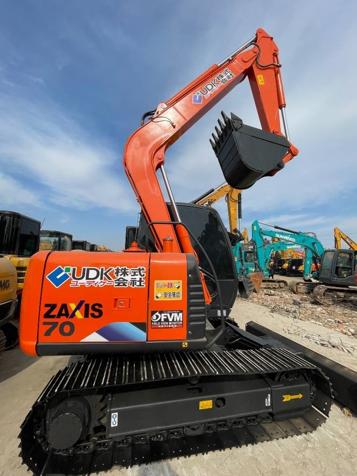 Hitachi Zaxis 70 - Bager gusjeničar: slika Hitachi Zaxis 70 - Bager gusjeničar Hitachi Zaxis 70 - Bager gusjeničar: slika Hitachi Zaxis 70 - Bager gusjeničar
