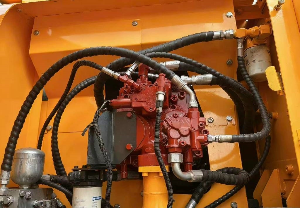 Hyundai 210W -9 - Bager na kotačima: slika Hyundai 210W -9 - Bager na kotačima Hyundai 210W -9 - Bager na kotačima: slika Hyundai 210W -9 - Bager na kotačima