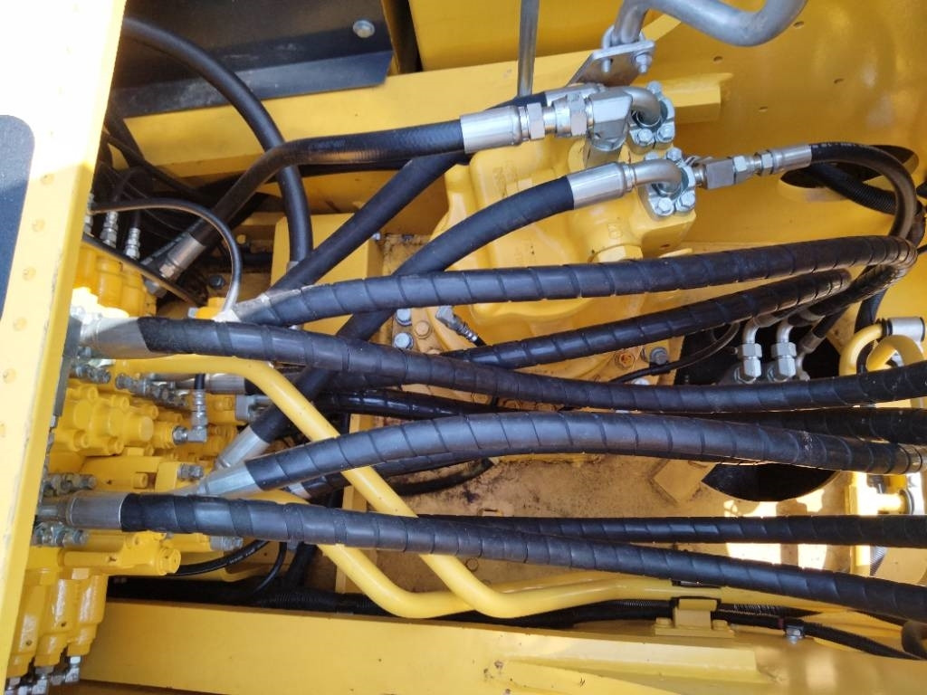 Bager gusjeničar Komatsu PC 240: slika Bager gusjeničar Komatsu PC 240