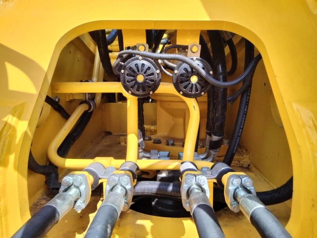 Bager gusjeničar Komatsu PC 240: slika Bager gusjeničar Komatsu PC 240