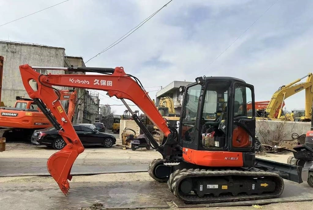 Kubota 163 - Bager gusjeničar: slika Kubota 163 - Bager gusjeničar Kubota 163 - Bager gusjeničar: slika Kubota 163 - Bager gusjeničar