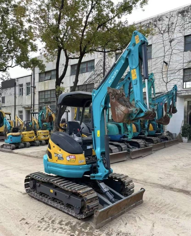 Kubota U 25 - Mini bager: slika Kubota U 25 - Mini bager Kubota U 25 - Mini bager: slika Kubota U 25 - Mini bager