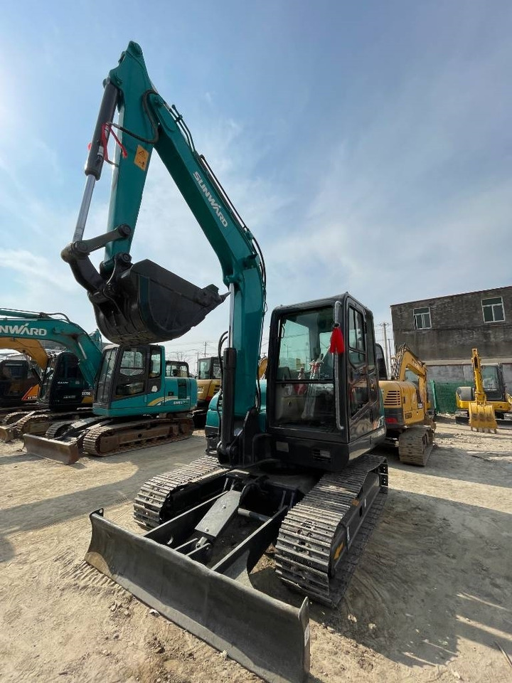 Sunward 70 - Mini bager: slika Sunward 70 - Mini bager Sunward 70 - Mini bager: slika Sunward 70 - Mini bager