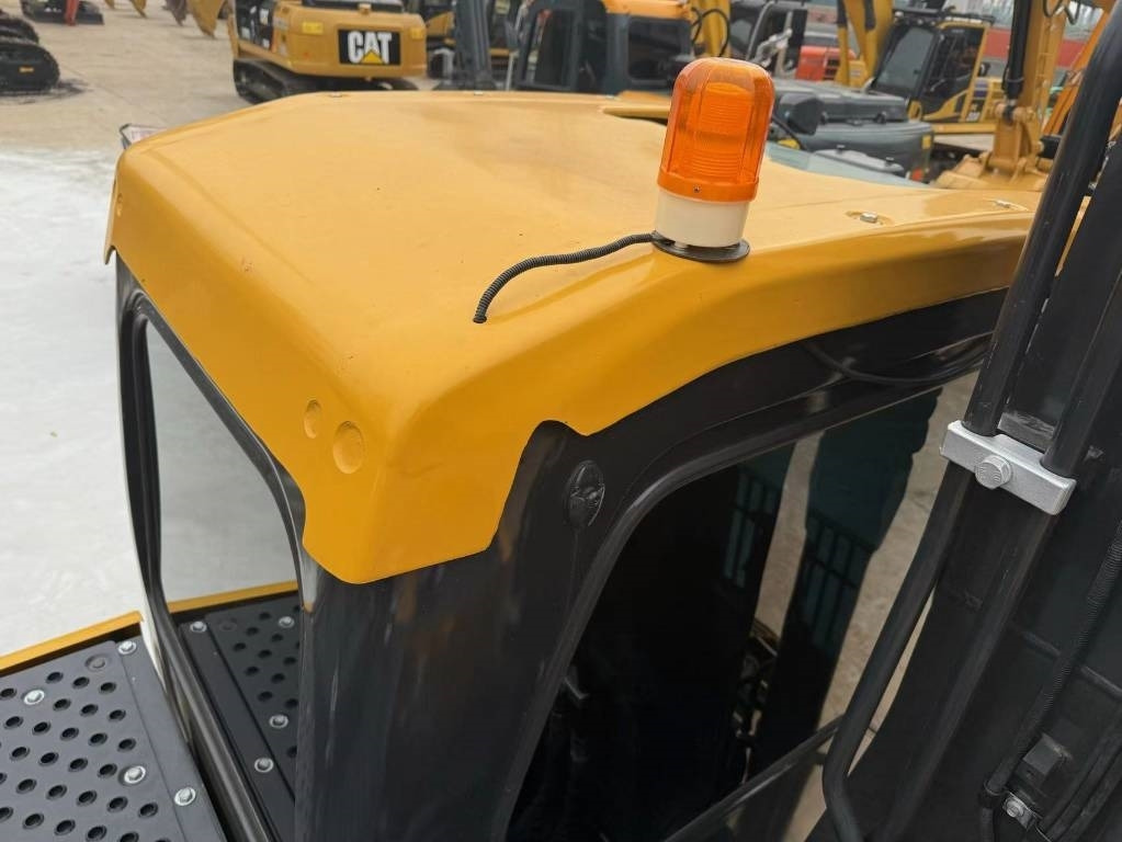 Volvo 140 - Bager gusjeničar: slika Volvo 140 - Bager gusjeničar Volvo 140 - Bager gusjeničar: slika Volvo 140 - Bager gusjeničar