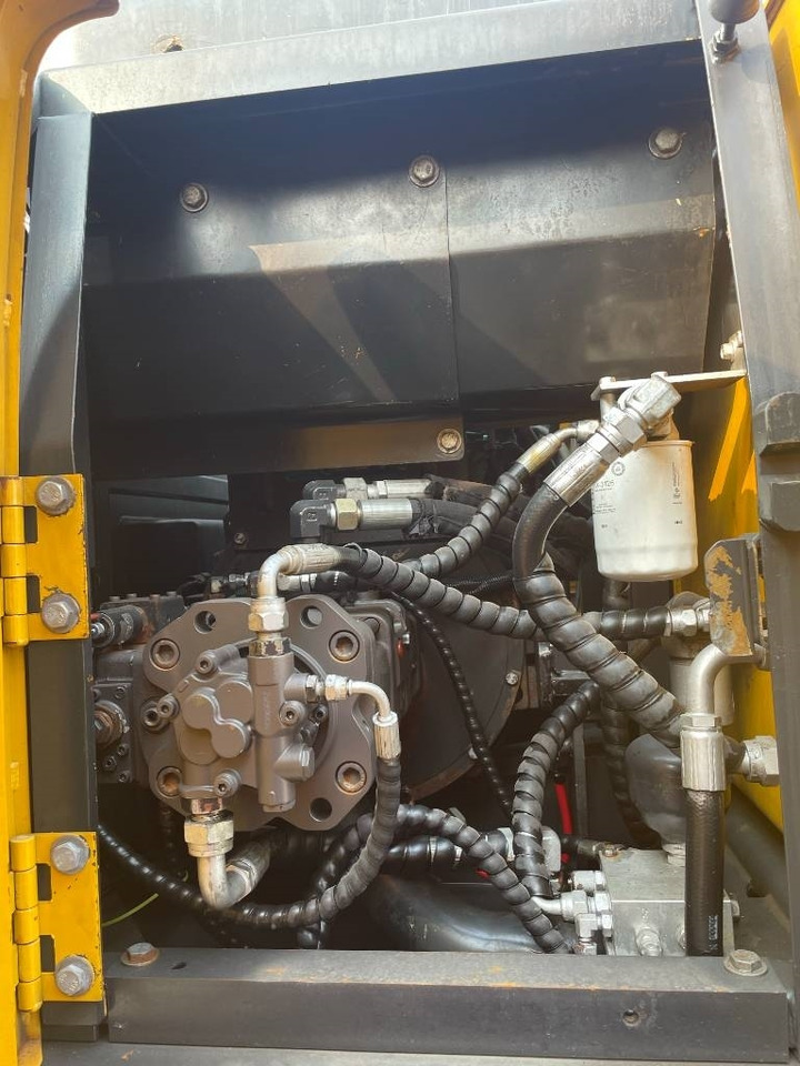 Volvo EC 140 - Bager gusjeničar: slika Volvo EC 140 - Bager gusjeničar Volvo EC 140 - Bager gusjeničar: slika Volvo EC 140 - Bager gusjeničar