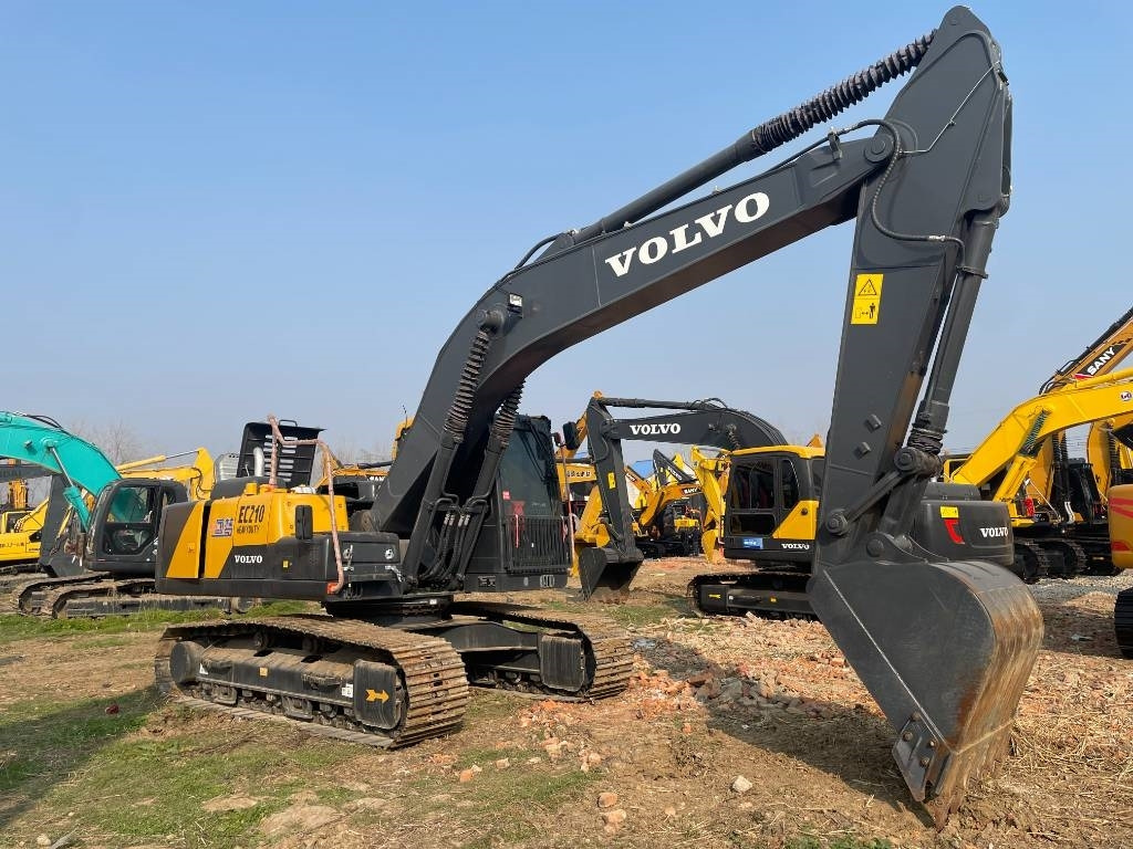 Volvo EC 210 - Bager gusjeničar: slika Volvo EC 210 - Bager gusjeničar Volvo EC 210 - Bager gusjeničar: slika Volvo EC 210 - Bager gusjeničar