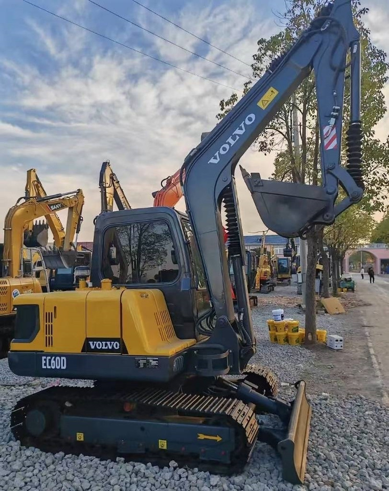 Volvo EC 60 - Bager gusjeničar: slika Volvo EC 60 - Bager gusjeničar Volvo EC 60 - Bager gusjeničar: slika Volvo EC 60 - Bager gusjeničar