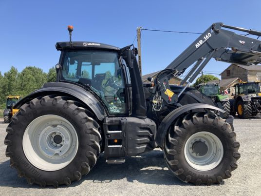 Valtra T215 DIRECT - Traktor: slika Valtra T215 DIRECT - Traktor Valtra T215 DIRECT - Traktor: slika Valtra T215 DIRECT - Traktor
