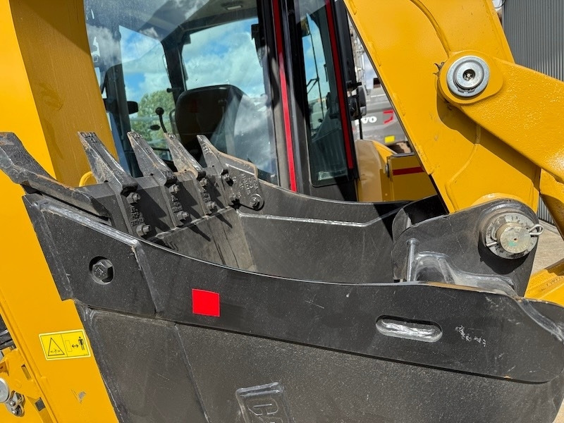 CAT 424 - Rovokopač-utovarivač: slika CAT 424 - Rovokopač-utovarivač CAT 424 - Rovokopač-utovarivač: slika CAT 424 - Rovokopač-utovarivač
