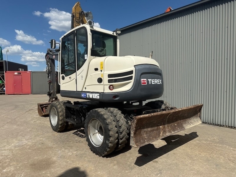 Terex TW 85 - Bager na kotačima: slika Terex TW 85 - Bager na kotačima Terex TW 85 - Bager na kotačima: slika Terex TW 85 - Bager na kotačima
