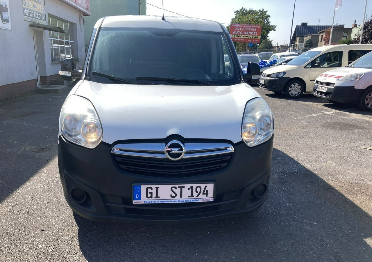 Furgon Fiat Doblo Fiat Doblo 1,3 jtd ECO Flex chłodnia do leków 2013: slika Furgon Fiat Doblo Fiat Doblo 1,3 jtd ECO Flex chłodnia do leków 2013