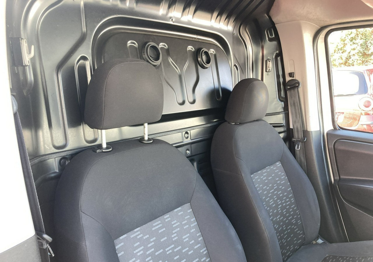Furgon Fiat Doblo Fiat Doblo 1,3 jtd ECO Flex chłodnia do leków 2013: slika Furgon Fiat Doblo Fiat Doblo 1,3 jtd ECO Flex chłodnia do leków 2013